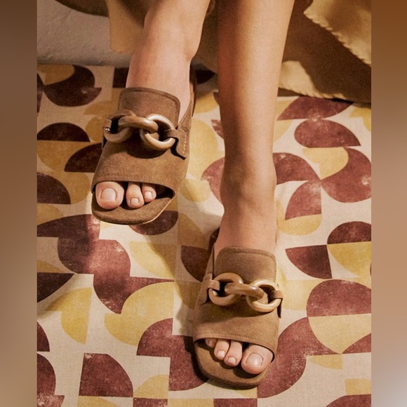 Pedro García Moore Suede Midi Mules Beige 37.5 US 6.5 Luxe Chain Detail Spain - Picture 4 of 14